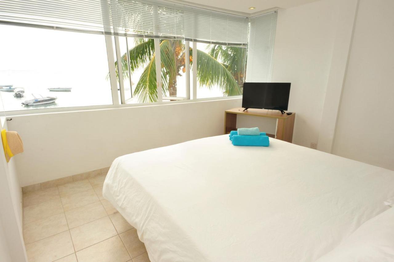 The Beach House - West Coast Mauritius ริวิแยร์นัวร์ ภายนอก รูปภาพ