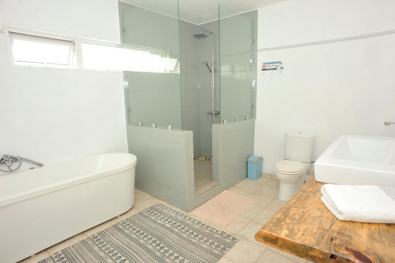 The Beach House - West Coast Mauritius ริวิแยร์นัวร์ ภายนอก รูปภาพ